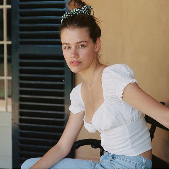 With Jéan Louie Top in White | Size S - Picture 3 of 12